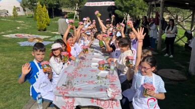 Çorum'da çocuklar kışlık yiyecek hazırlamayı öğrendi