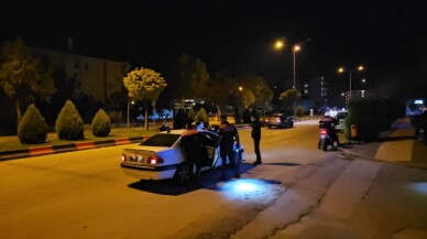 Çorum'da "şok" uygulamalarda silah ve uyuşturucu hap ele geçirildi