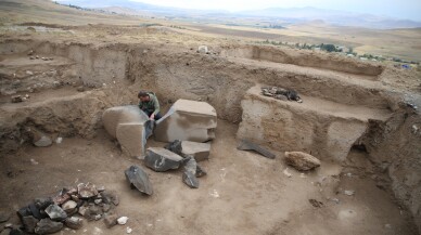 Garibin Tepe'de ortaya çıkarılan heykelin sırrını uzmanlar çözecek