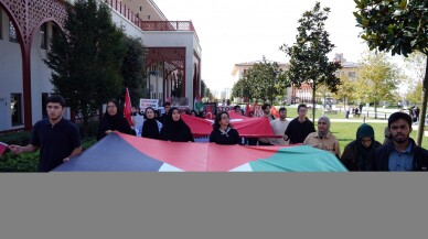 İbn Haldun Üniversitesi öğrencileri İsrail'i protesto etti