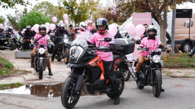 Kadıköy'de meme kanseri farkındalığı için etkinlik yapıldı