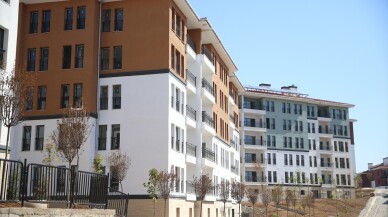 Kahramanmaraş'ta depremzedeler konutlarının anahtarını teslim aldı