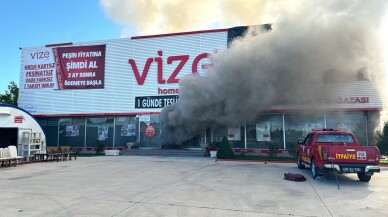 Kırklareli'nde mobilya mağazasında yangın