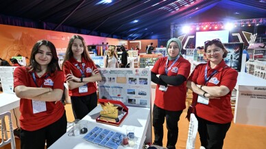 Lise öğrencilerinin projesi, karı en hızlı siyah renkli plastiğin erittiğini gösterdi