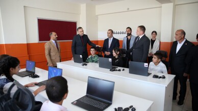 Muş'ta köy okullarına kurulan bilişim sınıflarıyla öğrencilerin bilgiye erişimi kolaylaşıyor