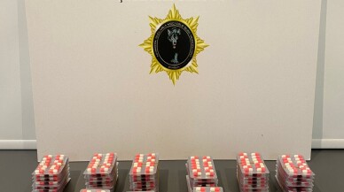 Samsun'da 1 kilo 446 gram sentetik uyuşturucu ile 508 sentetik ecza ele geçirildi