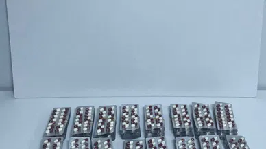 Samsun'da araçlarında 1270 sentetik ecza hapı bulunan 4 zanlı yakalandı