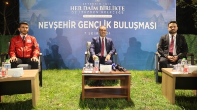 Sanayi ve Teknoloji Bakanı Kacır, Nevşehir'de gençlerle buluştu