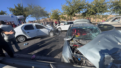 Şanlıurfa'da zincirleme trafik kazasında 7 kişi yaralandı