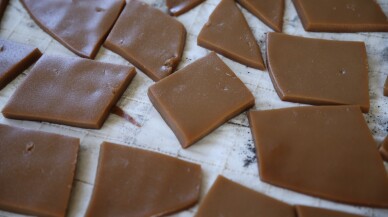 Siirt'te üç kuşak bir arada tescilli "Tillo heriresi" üretiyor