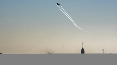 SOLOTÜRK'ten İstanbul semalarında selamlama uçuşu