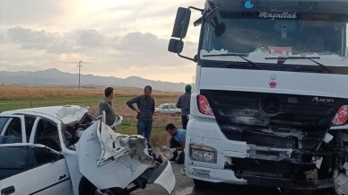 T trafik kazasında ölen 3 kişi Eskişehir'de son yolculuklarına uğurlandı