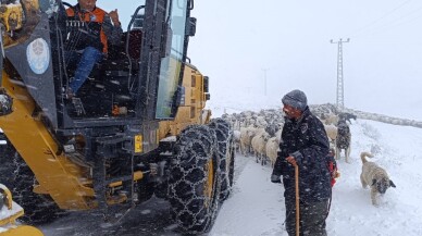 Trabzon'da kar nedeniyle yaylada mahsur kalan çoban kurtarıldı