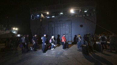 Türkiye, İsrail'in saldırısı altındaki Lübnan'dan sivillerin tahliyesine başladı