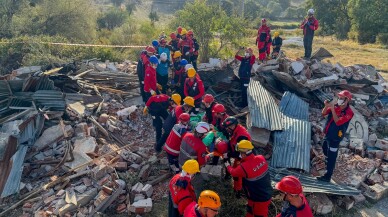 Uşak'ta 6 saat süren deprem tatbikatı yapıldı