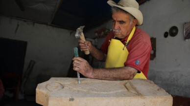 Yaptığı tarihi eserlerin minyatürleriyle bahçesini "müzeye" dönüştürdü