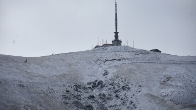 Palandöken'e kar yağdı
