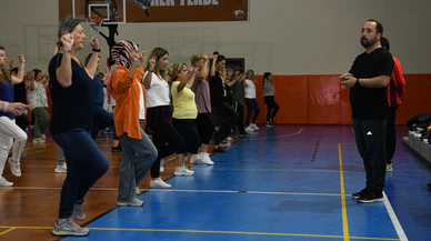 Cumhuriyet’in 101. Yılında 500 kişiden dev zeybek gösterisi