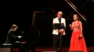 Kanadalı soprano ile Sarı Gelin düeti