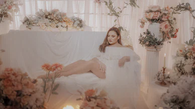 Deniz Seki hem oyunculuğu hem güzelliğiyle büyüledi