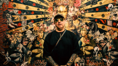 Altın Portakal jürisi Mercan Dede’nin sergisini gezdi