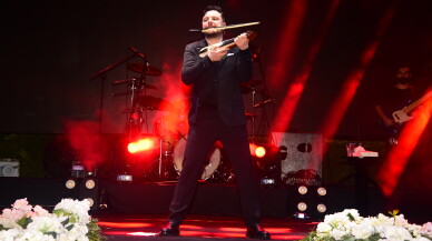 Ekin Uzunlar, Kıbrıs'ta harika bir konsere imza attı