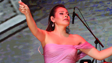 Funda Arar'la erken kutlama