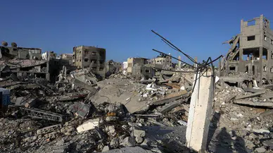 İsrail durmuyor! Han Yunus'ta onlarca evi bombaladı
