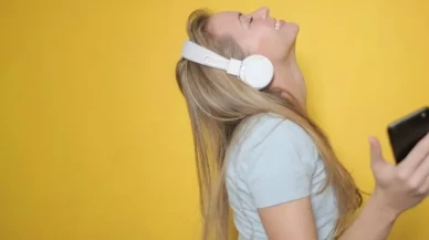 Gençler onu takmadan adım atmıyor!