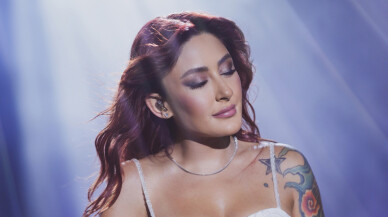 Melek Mosso'nun şarkısına yeni klip geldi