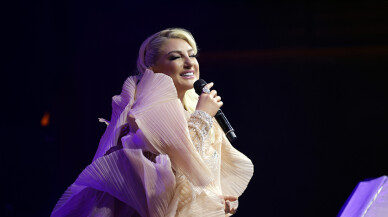 Muazzez Ersoy rüya gibi bir sahneye imza attı