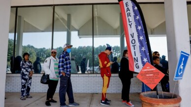 ABD'de başkanlık seçimi için ilk oy verme işlemi Georgia'da başladı
