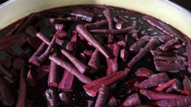 Adanalı şalgamcılar festival için stoklarını artırdı