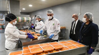 Mamak Belediyesi’nden yaşlı ve engellilere yemek desteği