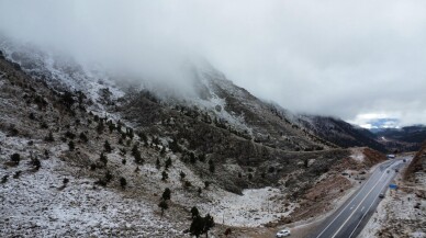 1825 metre rakımlı Alacabel'e mevsimin ilk karı yağdı
