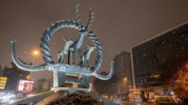 Başkent kar yağışıyla beyaza büründü