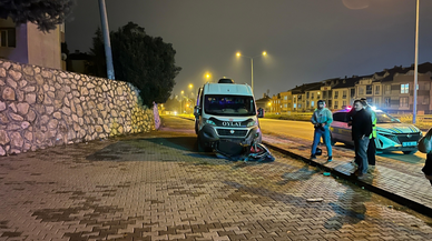 Bursa'da minibüsle çarpışan motosikletin sürücüsü yaralandı