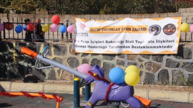 Cizre Kaymakamlığı 25 okula çocuk oyun parkı yaptı