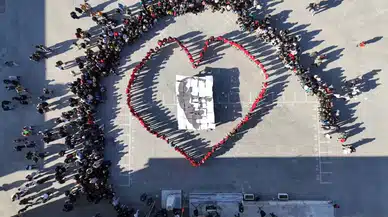 Çorum'da ortaokul öğrencilerinden Atatürk koreografisi