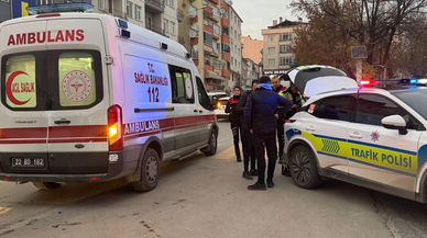 Edirne’de otomobille çarpışan motosikletteki 2 kişi yaralandı