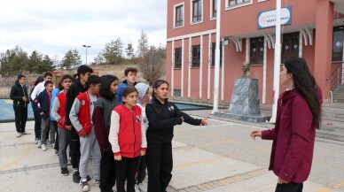 Elif öğretmen sayesinde atletizme başlayan Erzurumlu kızlar başarıya koşuyor