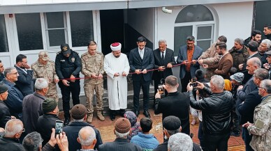 Gaziantep'te depremde yıkılan cami yeniden yapılarak ibadete açıldı