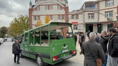İETT otobüsünün çarpması sonucu ölen çocuğun cenazesi defnedildi