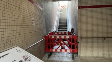 İzmir Metrosu'nda bozuk yürüyen merdiven tepkisi