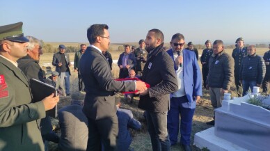 Kars'ta vefat eden Kıbrıs gazisi son yolculuğuna uğurlandı