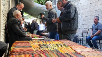 Tespih tutkunları Adıyaman'daki tarihi Oturakçı Pazarı'nda buluşuyor