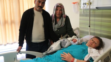 Tüp bebek tedavisiyle doğan bebeklerine doktorun adını verdiler