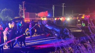 Üç aracın karıştığı trafik kazasında 4 kişi öldü