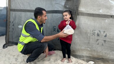 Vuslat Derneği Gazze'de günlük 2 bin ekmek dağıtıyor