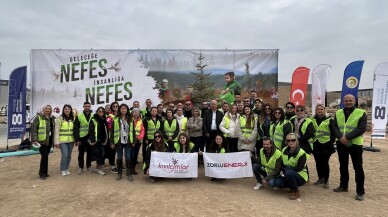 Zorlu Enerji çalışanları 450 fidanı toprakla buluşturdu